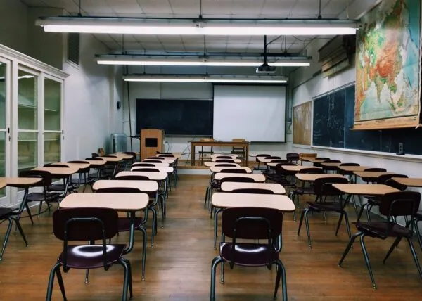 鍼灸学校でのスポーツアロマ実技授業の様子
