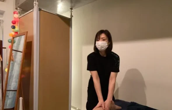 マッサージ施術を受ける様子
